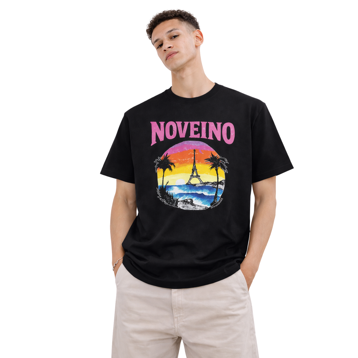 NOVEINO Forma t-shirt in black, casual fit with round neckline, displayed flat on white background for men's fashion.